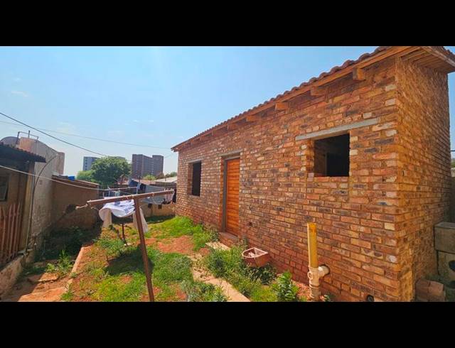 3 BEDROOM HOUSE FOR SALE IN HURST HILL